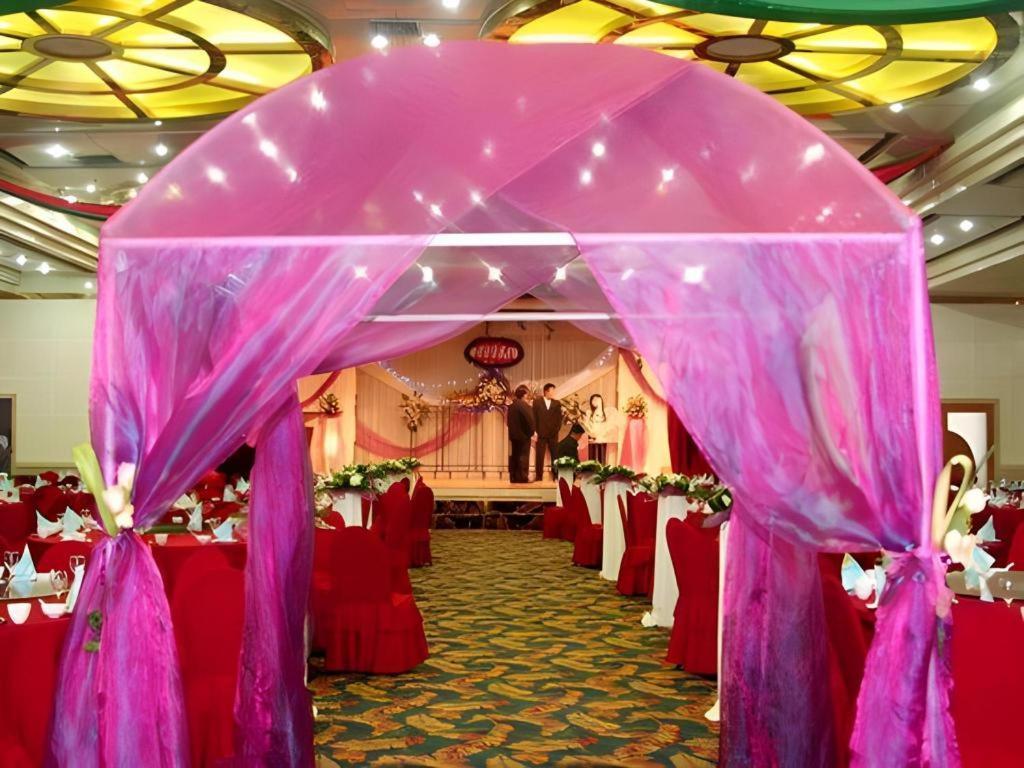 Jinan Yuquan Simpson Hotel Bagian luar foto