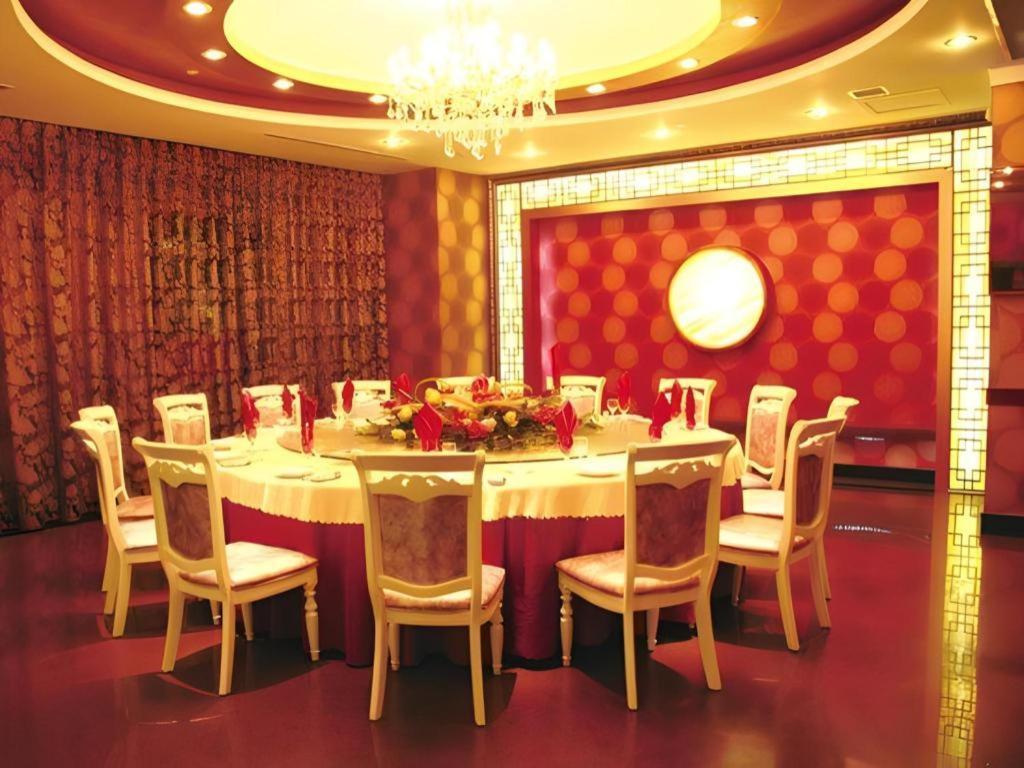 Jinan Yuquan Simpson Hotel Bagian luar foto