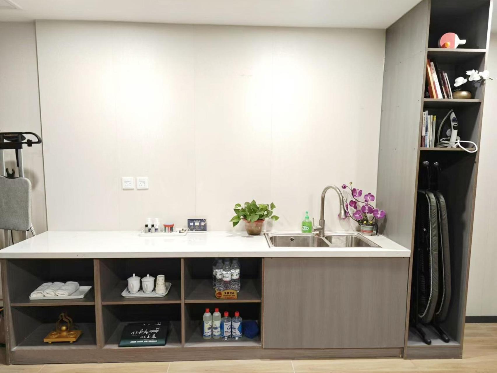 Jinan Yuquan Simpson Hotel Bagian luar foto