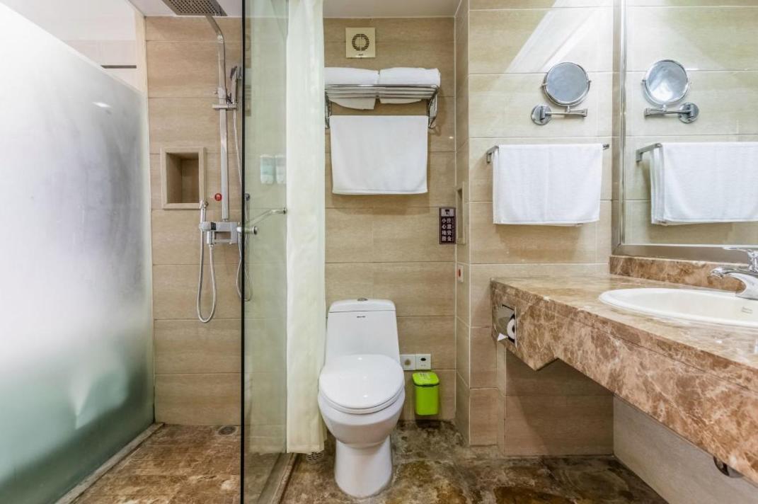 Jinan Yuquan Simpson Hotel Bagian luar foto