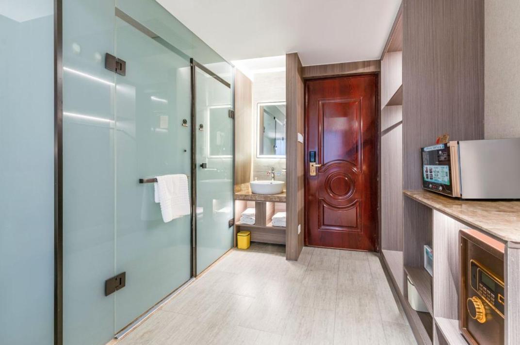Jinan Yuquan Simpson Hotel Bagian luar foto