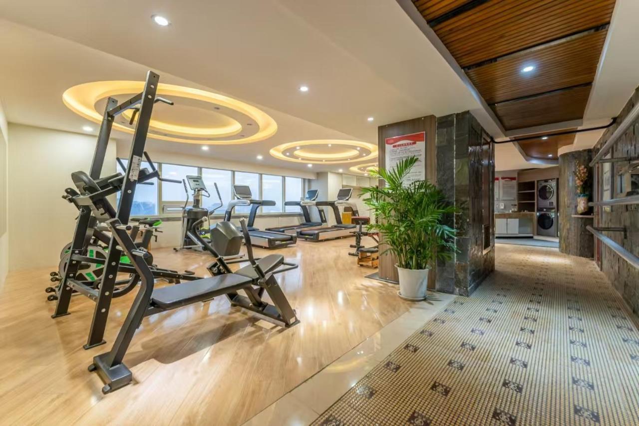 Jinan Yuquan Simpson Hotel Bagian luar foto