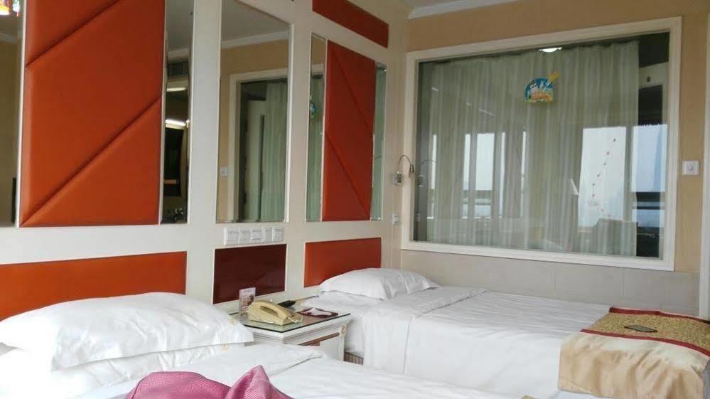 Jinan Yuquan Simpson Hotel Bagian luar foto