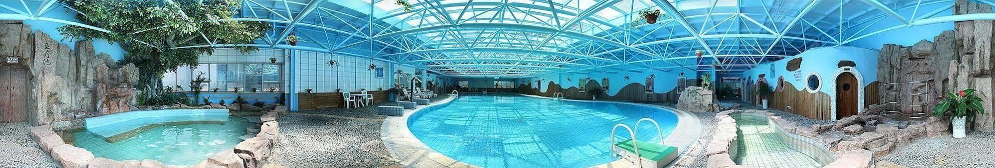 Jinan Yuquan Simpson Hotel Bagian luar foto