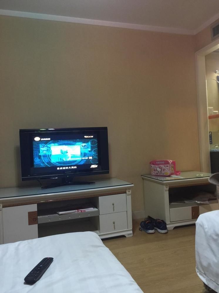 Jinan Yuquan Simpson Hotel Bagian luar foto